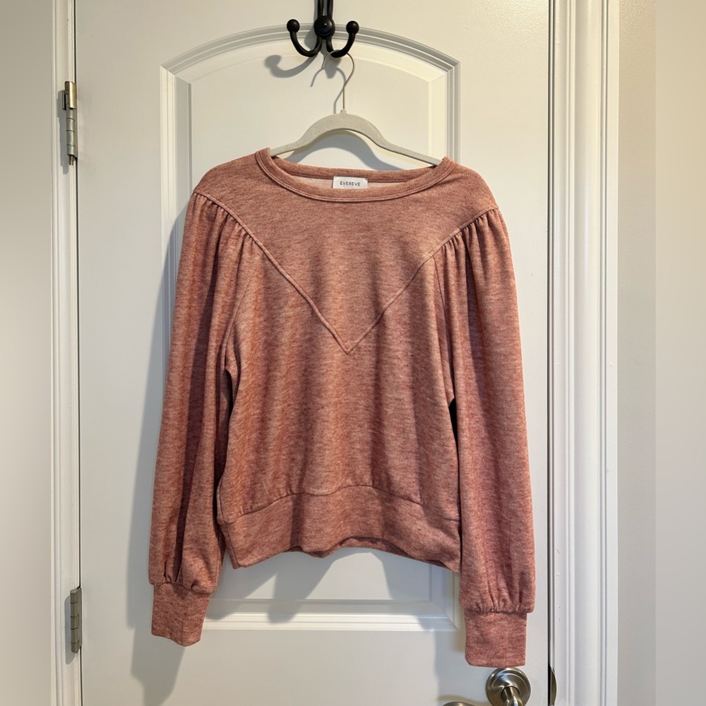 Evereve pink sweatshirt. Size small. Excellent condition.